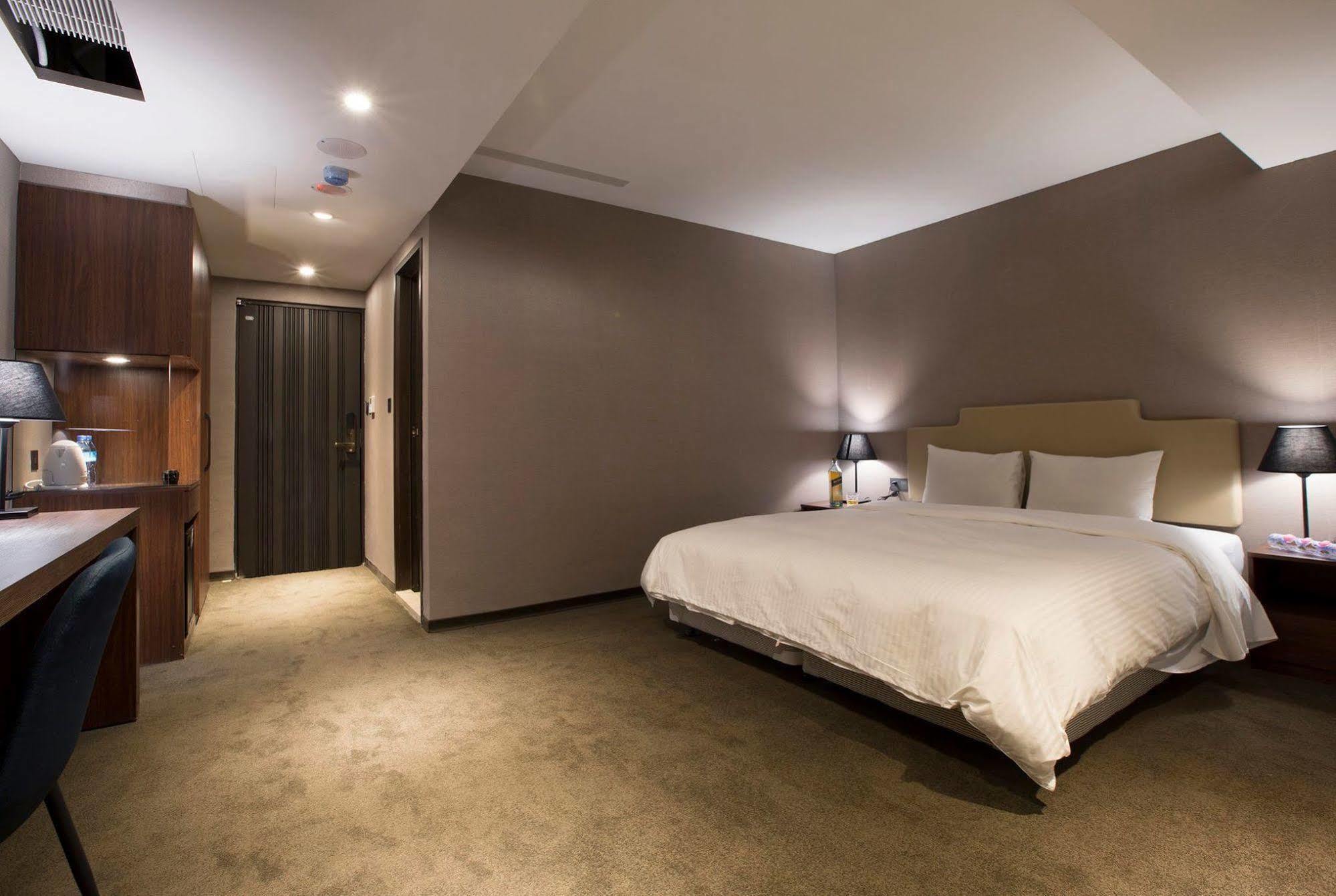 Noble Hotel Taipei Exterior photo